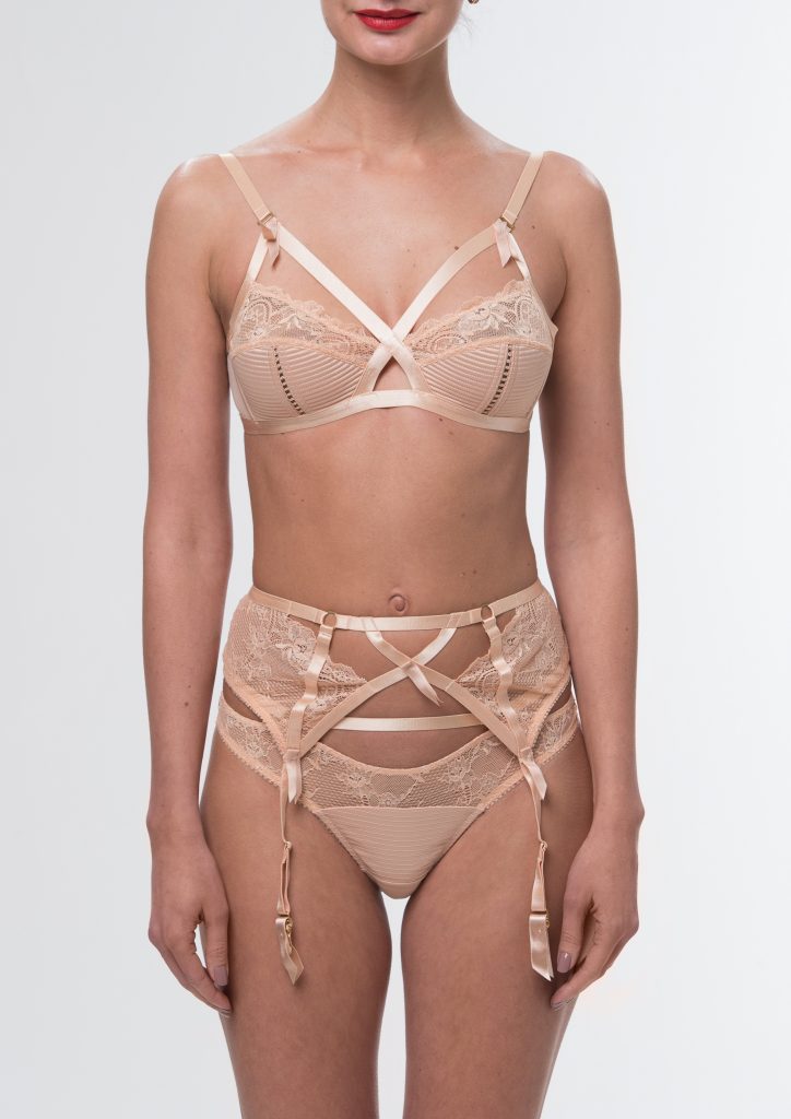 Madam X creme-caramel (Madam X Creme Caramel y52945bra and y23945string and y46945 пояс 724x1024)